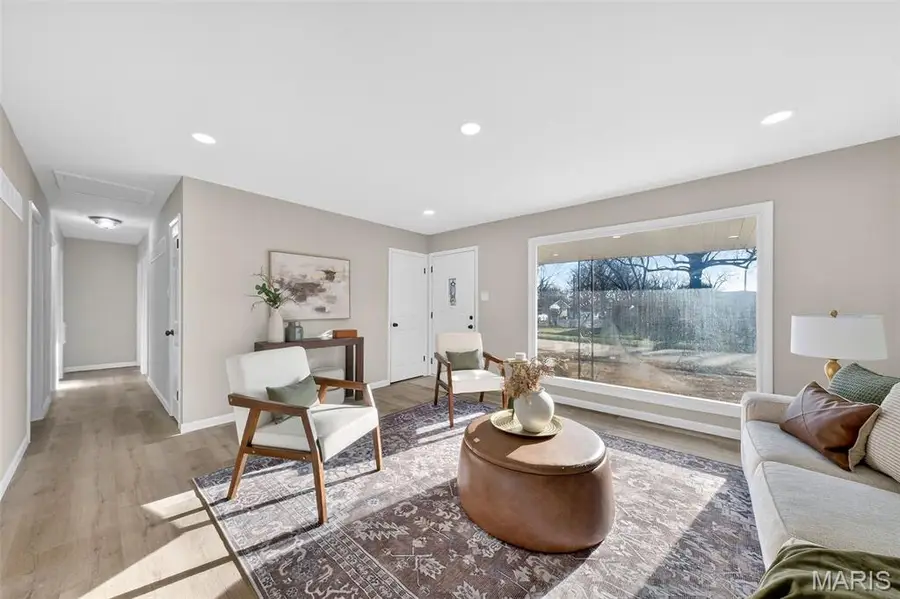 14 Longhenrich Drive, Florissant, MO 63031 - Image #3