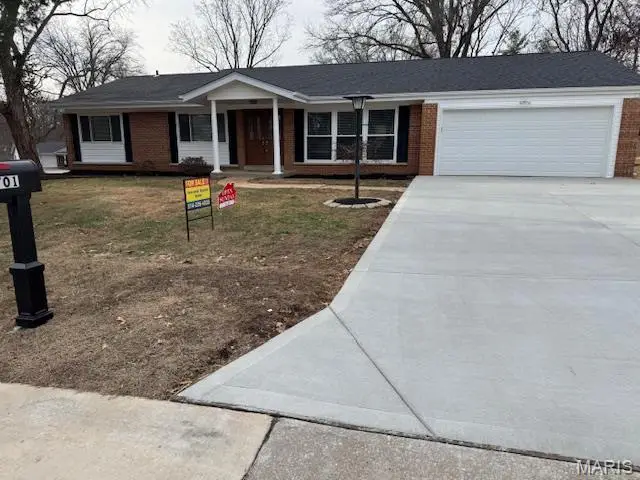 701 Fernview Drive, Creve Coeur, MO 63141 - Image #1