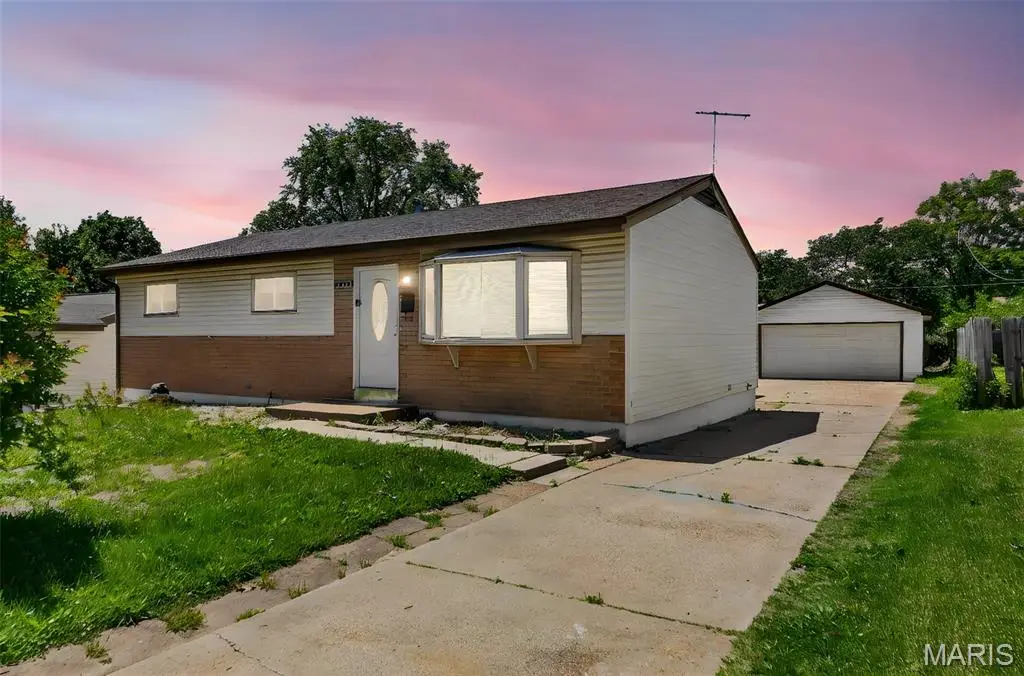 1075 Wycomb Drive, Florissant, MO 63033 - #1