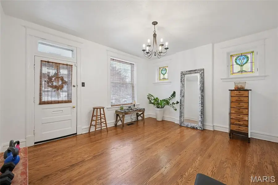 4918 Gresham Avenue, Saint Louis, MO 63109 - #3