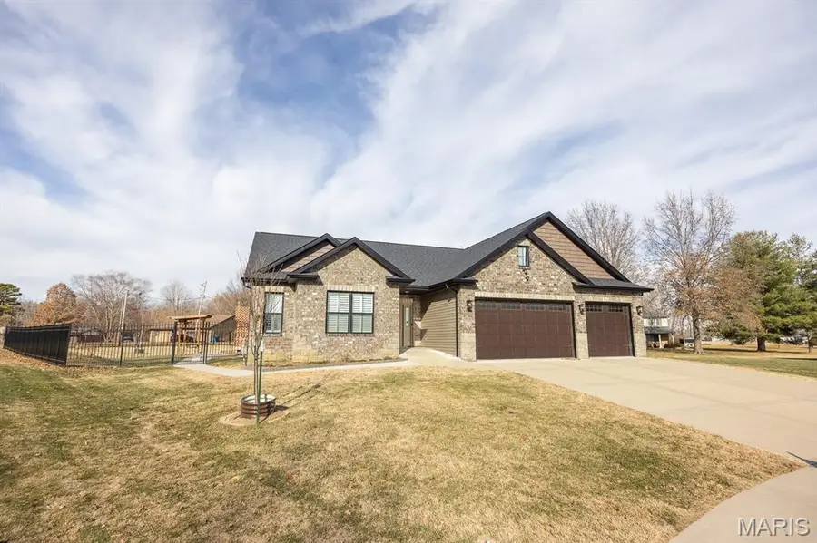 624 Briar Meadow Court, Troy, IL 62294 - Image #2