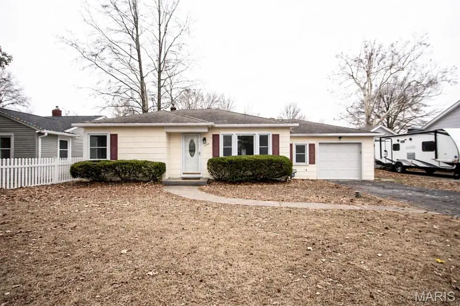 222 Parkway Drive, Swansea, IL 62226 - Image #2