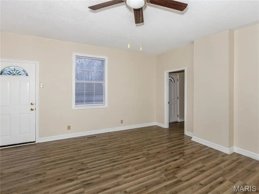 147 W Wickliffe Avenue, Collinsville, IL 62234 - Image #2