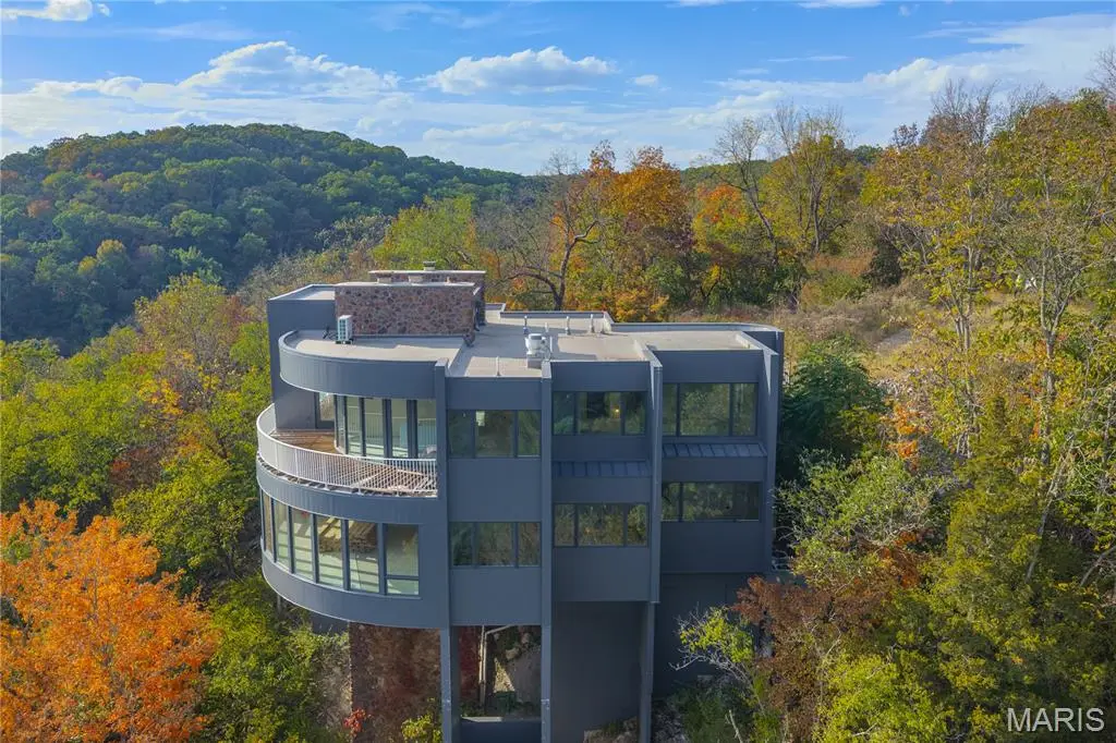 800 Holland Road, Ballwin, MO 63021 - Image #1