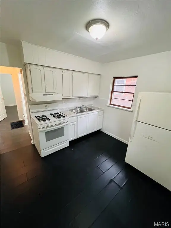 4704 Seattle Street, Northwoods, MO 63121 - Image #2