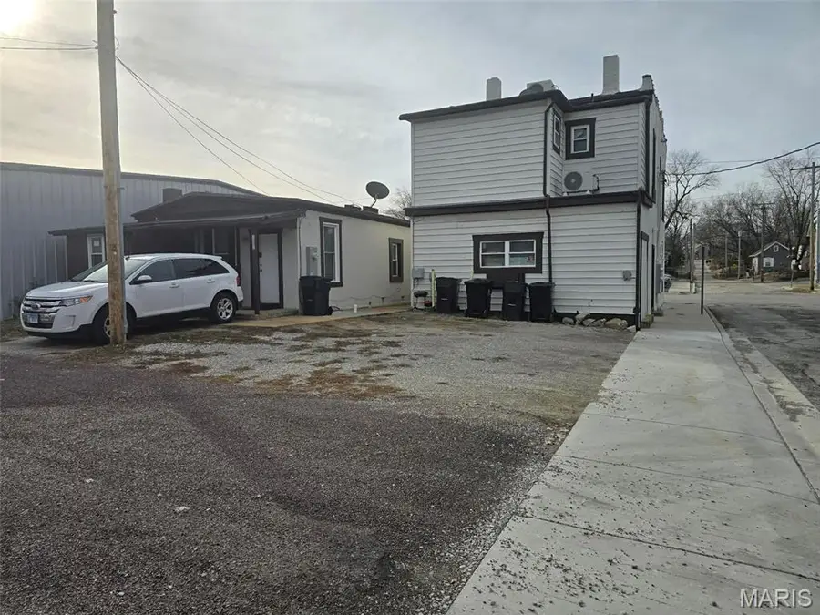 1223 W Main Street, Belleville, IL 62220 - #3