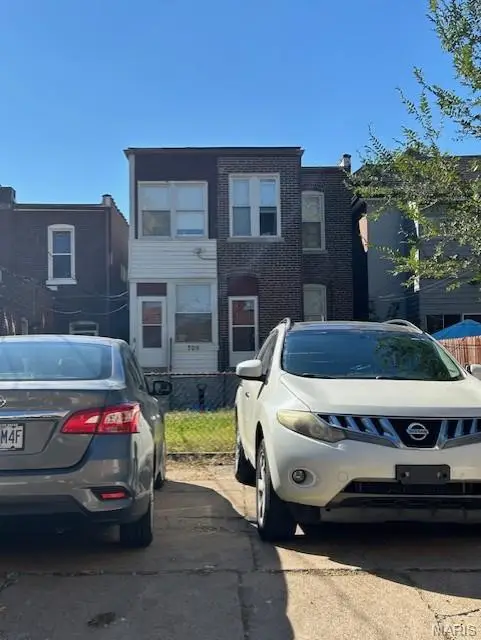 705 Bates Street, Saint Louis, MO 63111 - #3