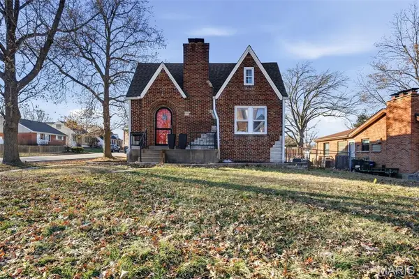 8925 Eden Avenue, St Louis, MO 63123