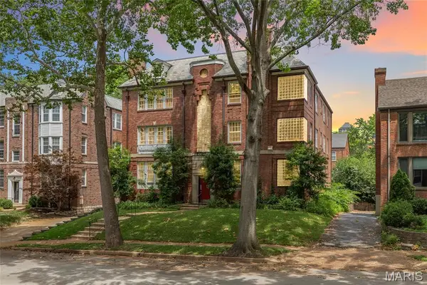 7539 Oxford Drive #2W, Clayton, MO 63105