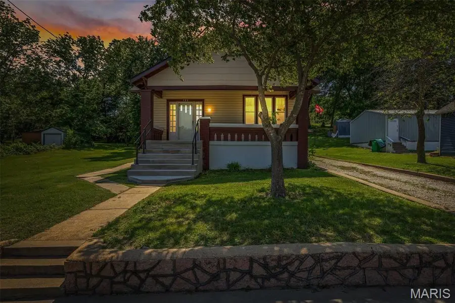 789 N Main Street, Ste Genevieve, MO 63670 - #3