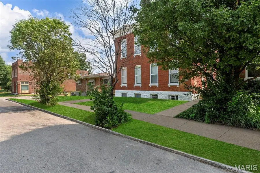 3146 Nebraska Avenue, Saint Louis, MO 63118 - #3