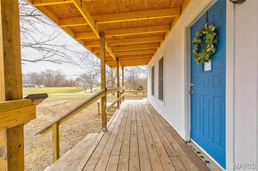 255 Tanoak Avenue, Shipman, IL 62685 - Image #2