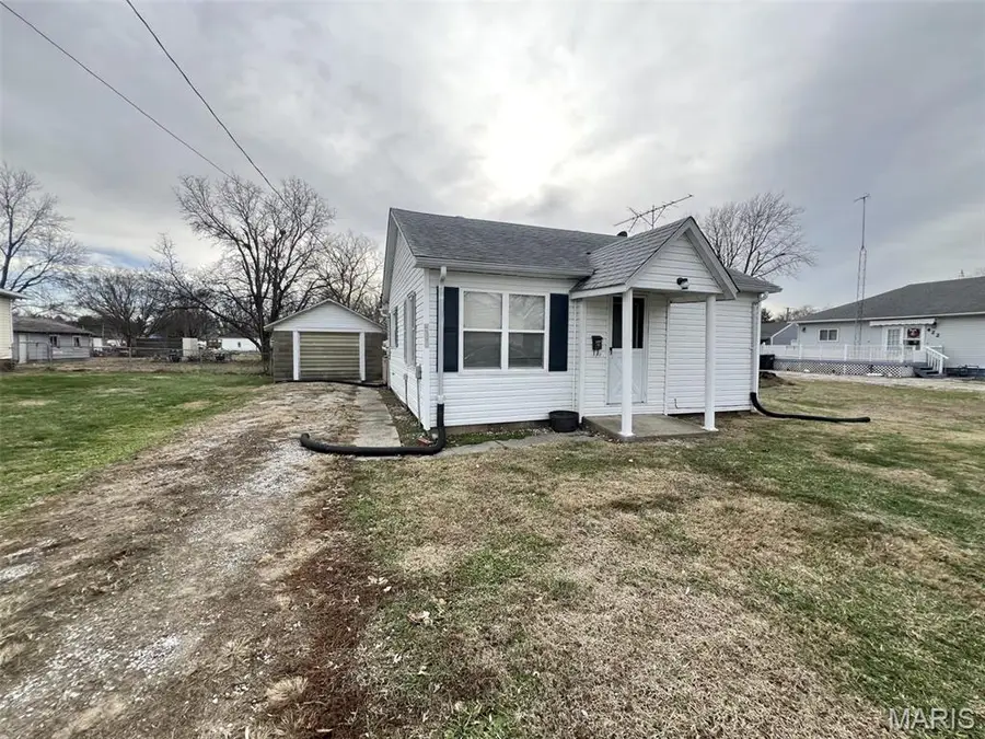 500 E Water Street, Litchfield, IL 62056 - #2