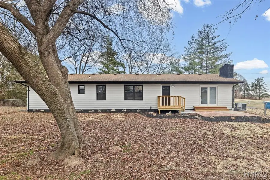 877 Longhi Road, Collinsville, IL 62234 - Image #3