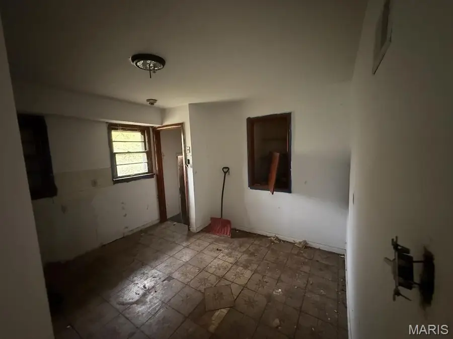 10449 Duke Drive, Castle Point, MO 63136 - Image #3