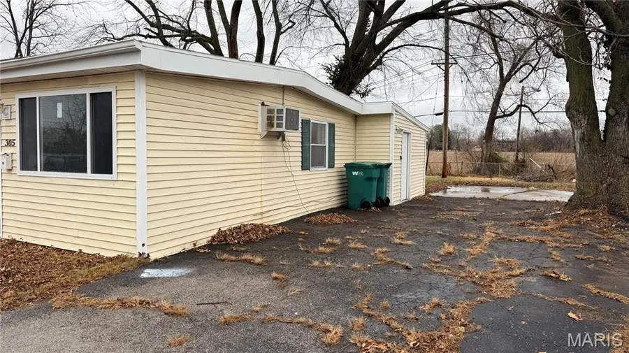 305 E 5th Street E, Cahokia, IL 62206 - Image #3