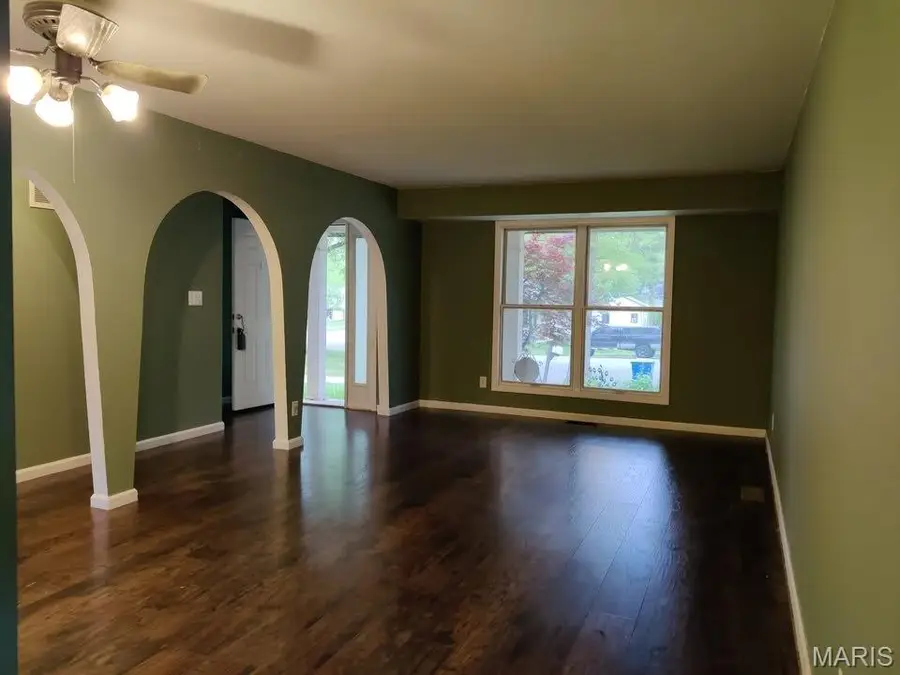 547 Blazedwood Drive, Ballwin, MO 63021 - Image #2