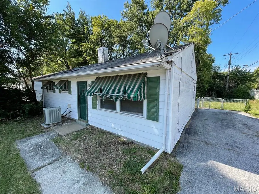 1009 Royal Heights Road, Belleville, IL 62226 - Image #3