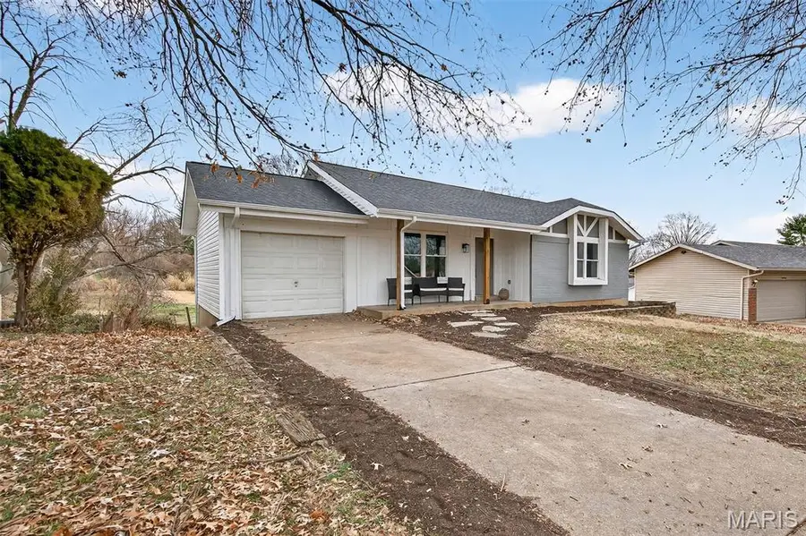 12166 La Padera Lane, Florissant, MO 63033 - Image #2