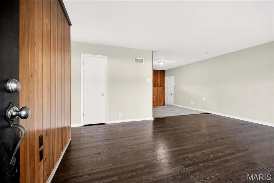 1865 Clover Lane, Florissant, MO 63031 - Image #3