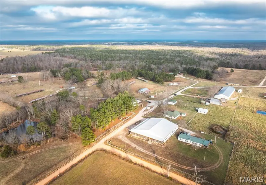 19546 Golden Drive, Raymondville, MO 65555 - Image #2