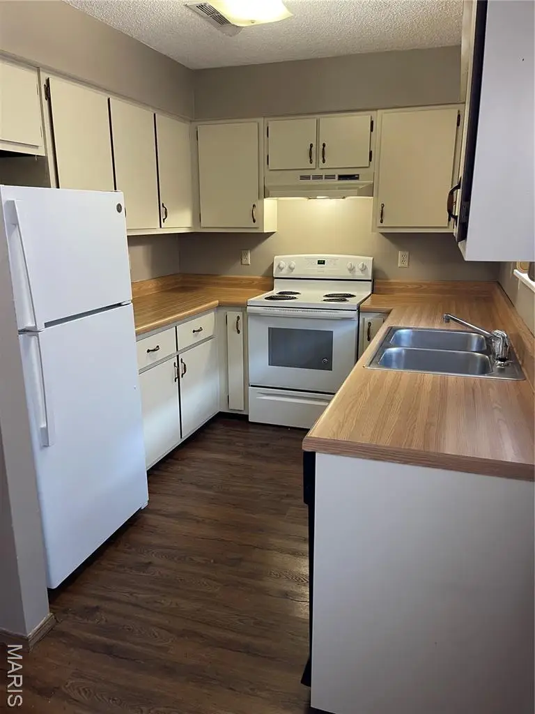 2700 Holly Trail, Poplar Bluff, MO 63901 - Image #3