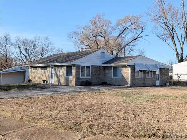 7801 Ellington Drive, St Louis, MO 63121