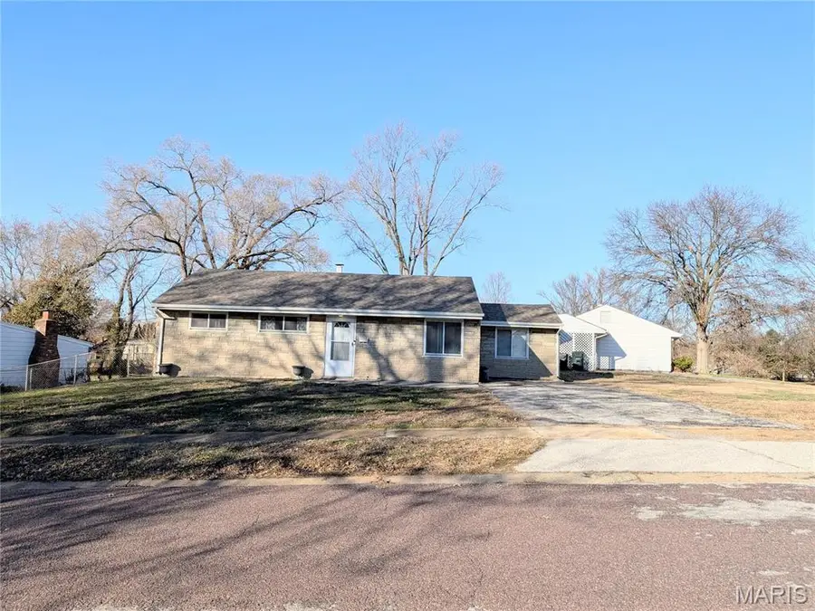 7801 Ellington Drive, Saint Louis, MO 63121 - Image #2