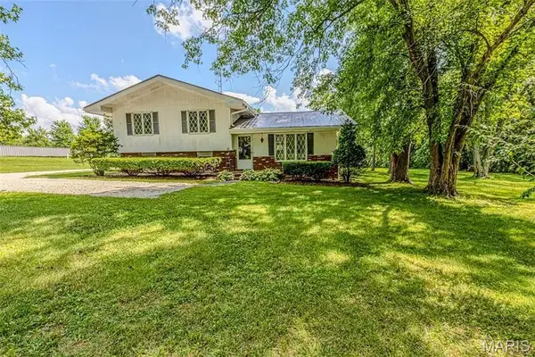 1720 State Highway 16, Shelbyville, IL 62565