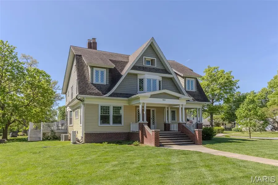 905 E 1st North Street, Carlinville, IL 62626 - #2