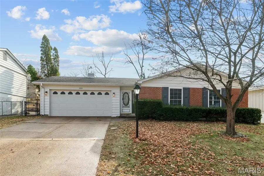 2668 Midland Ridge Drive, Saint Louis, MO 63114 - Image #2
