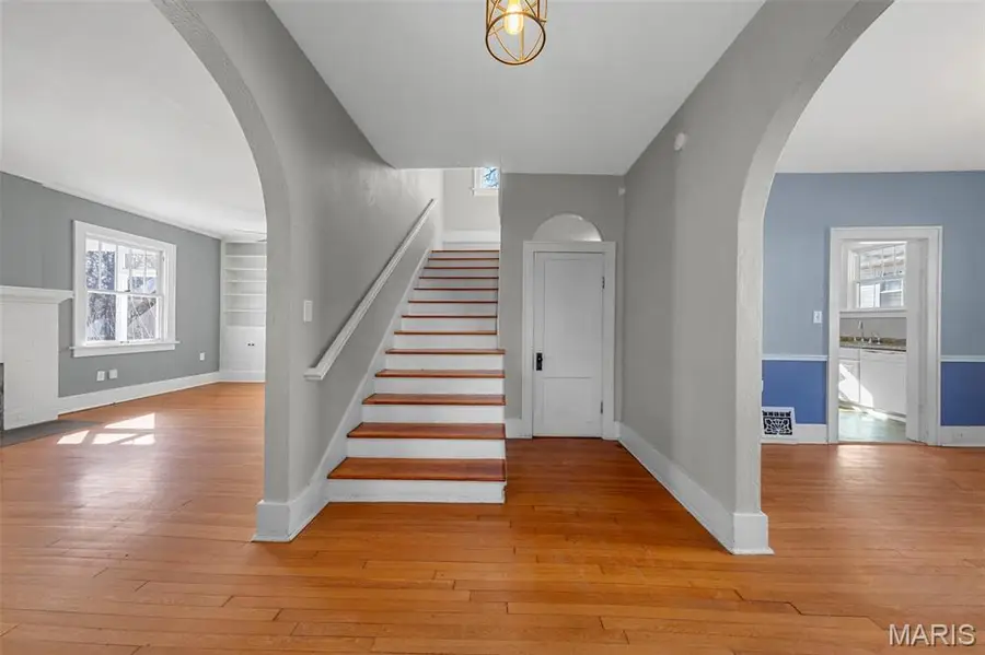 425 S Clark Avenue, Ferguson, MO 63135 - #2