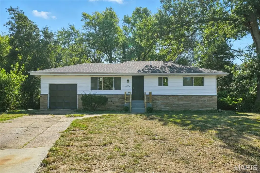 4254 Stambaugh Court, Saint Louis, MO 63134 - Image #1