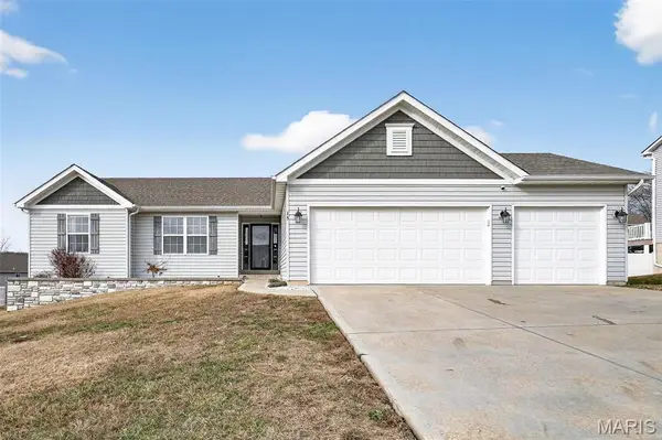15 Hollow Tree Court, Winfield, MO 63389