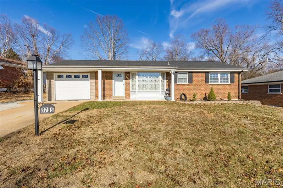 8709 Holbrook Drive, Affton, MO 63123 - Image #2