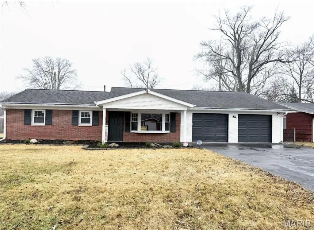 27 E Adams Drive, Cahokia, IL 62206 - Image #1