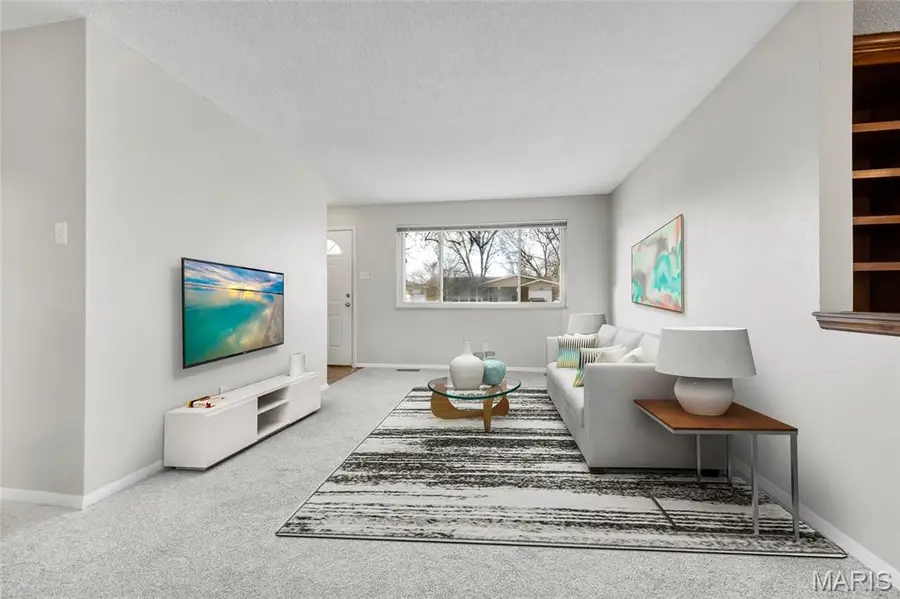 2045 Teakwood Manor Drive, Florissant, MO 63031 - #3