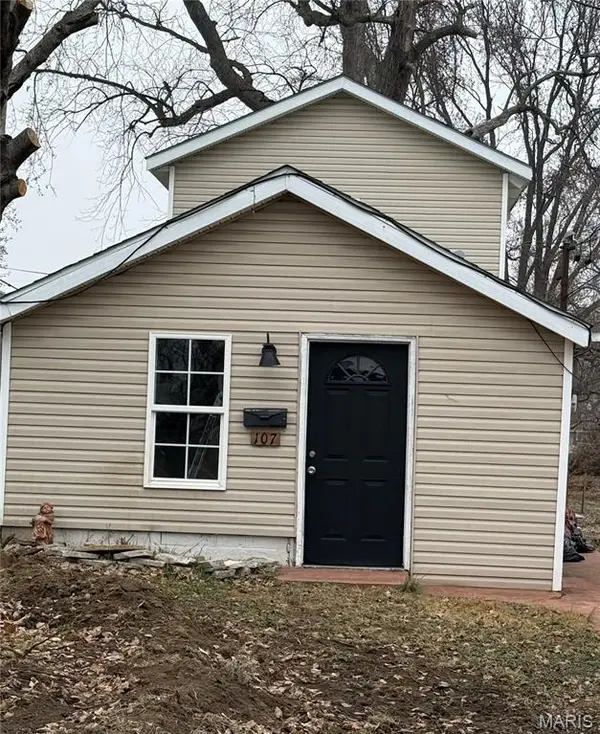 107 W Maple Street, Hartford, IL 62048