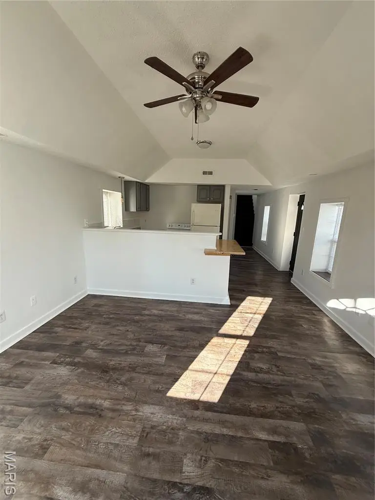 107 W Maple Street, Hartford, IL 62048 - Image #2