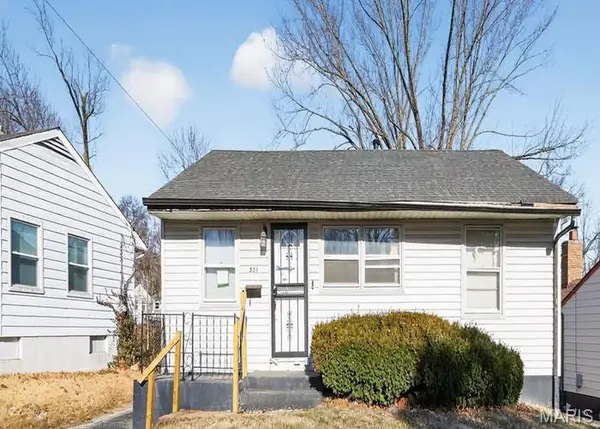 321 Caithness Road, St Louis, MO 63137