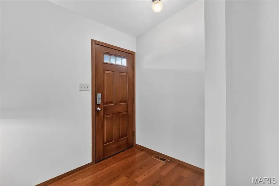 6181 Clovergreen Place, Saint Louis, MO 63129 - Image #2