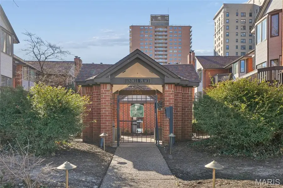 4454 Lindell Boulevard #32, Saint Louis, MO 63108 - Image #2