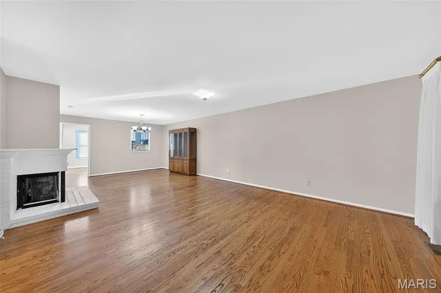 7344 Whitehall Colonial Lane, Shrewsbury, MO 63119 - Image #3