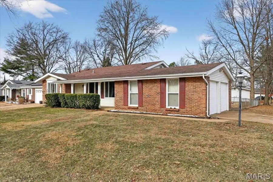 1 Welwyn Court, Saint Louis, MO 63033 - Image #2