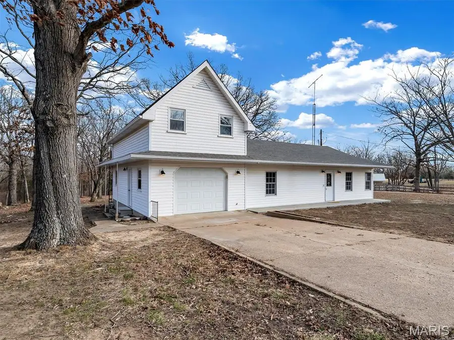 2803 Highway J, Bourbon, MO 65441 - Image #2