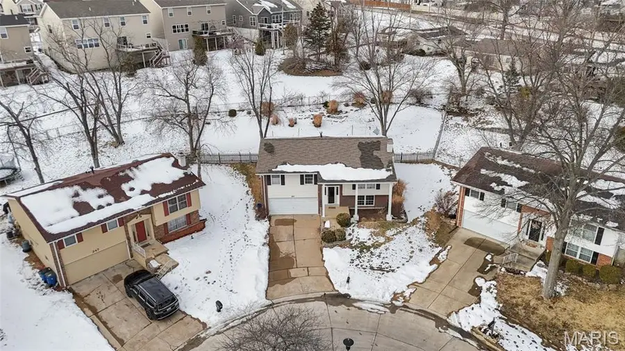 857 Village Meadow Drive, Ballwin, MO 63021 - Image #3