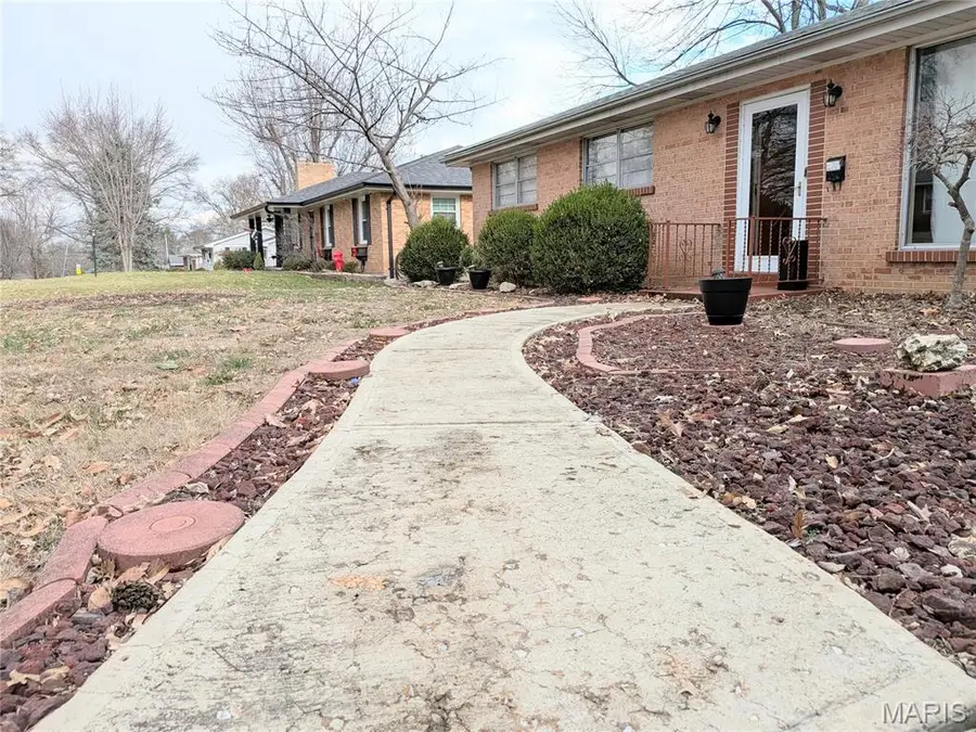 1060 Aubuchon Street, Florissant, MO 63031 - Image #2