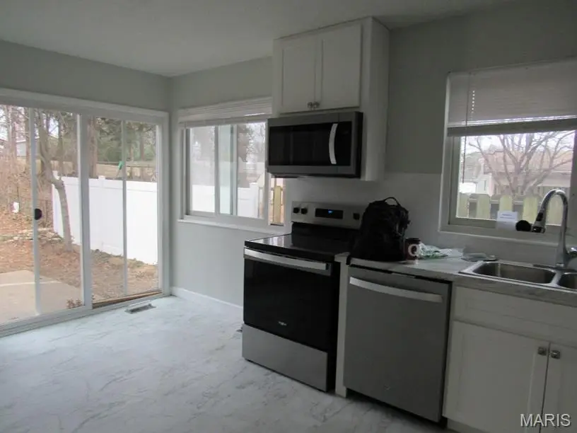 2575 Lindsay Lane, Florissant, MO 63031 - Image #3