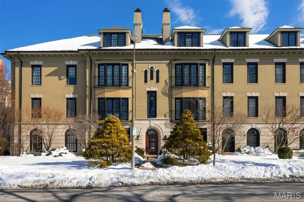 15 Topton Way #1B, Saint Louis, MO 63105 - Image #1