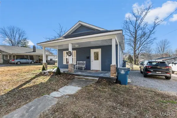 328 E Davidson Avenue, Chaffee, MO 63740